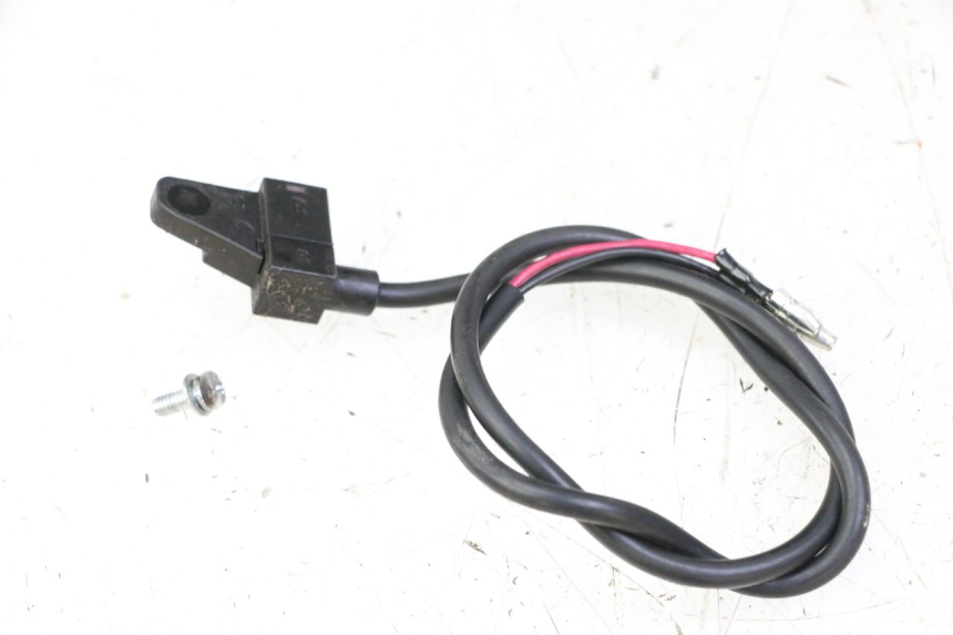 photo de INTERRUPTOR DE LUZ DE FREIO DIREITO JM MOTORS OLDIES GT 4T 50 (2018 - 2025) - Vista principal