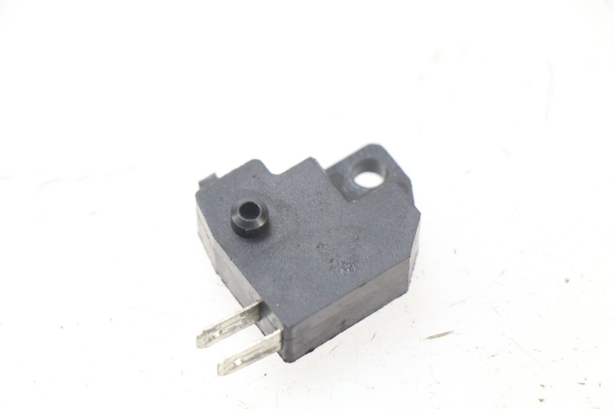photo de INTERRUPTOR DE LUZ DE FREIO DIREITO SYM ORBIT 2 4T 50 (2018 - 2022) - Vista principal