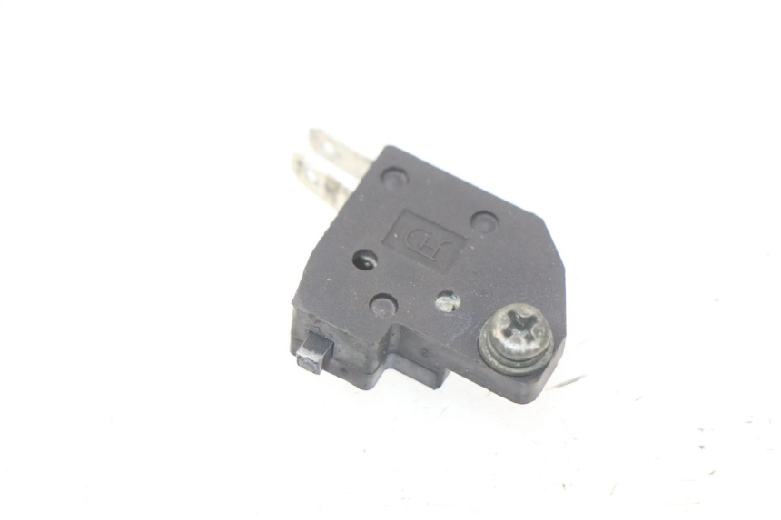 photo de INTERRUPTOR DE LUZ DE FREIO DIREITO SYM ORBIT 2 4T 50 (2008 - 2017) - Vista principal