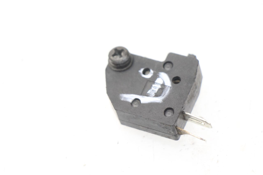 photo de INTERRUPTOR DE LUZ DE FREIO DIREITO SYM ORBIT 2 4T 50 (2008 - 2017) - Vista principal