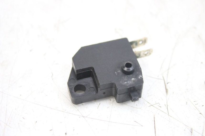 photo de INTERRUPTOR DE LUZ DE FREIO DIREITO SYM ORBIT 2 4T 50 (2008 - 2017) - Vista principal