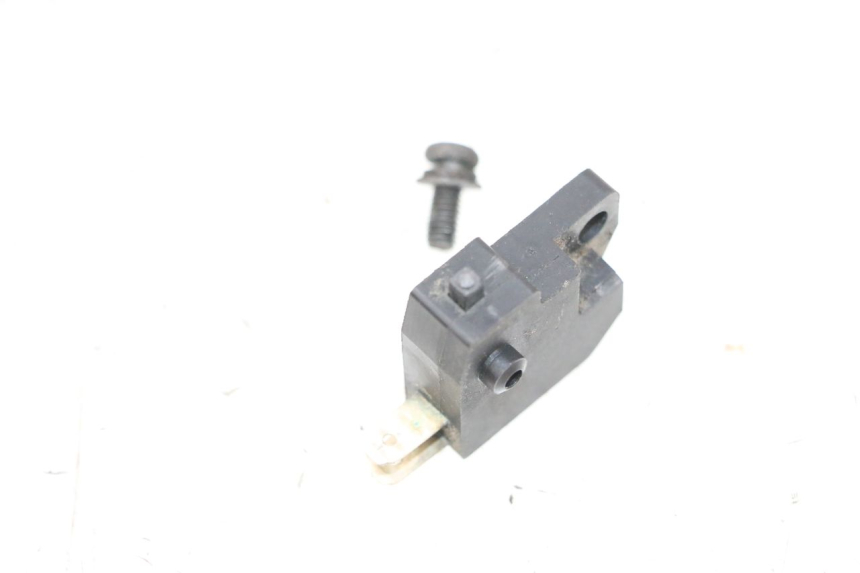 photo de INTERRUPTOR DE LUZ DE FREIO DIREITO SYM ORBIT 2 50 (2008 - 2014) - Zoom do estado de desgaste