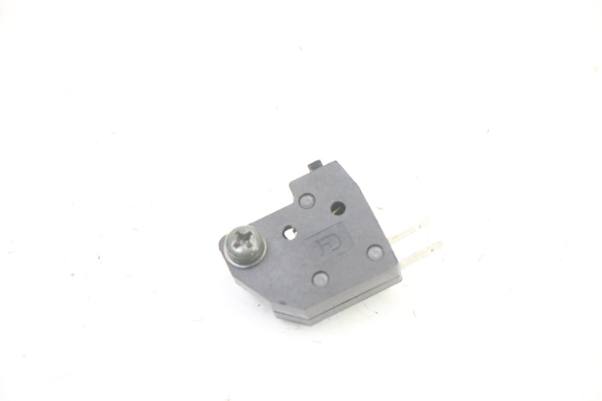 photo de INTERRUPTOR DE LUZ DE FREIO DIREITO SYM ORBIT III 3 4T 50 (2021 - 2025) - Detalhe da peça