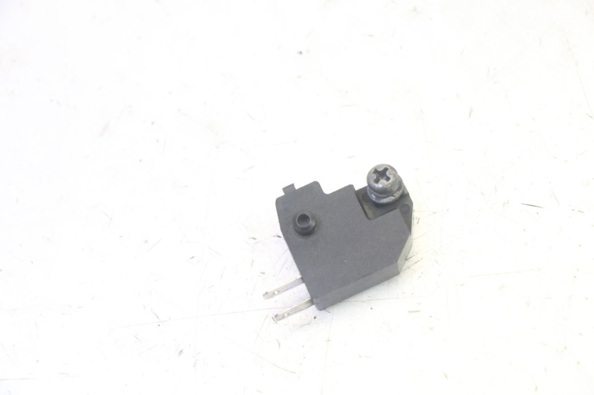 photo de INTERRUPTOR DE LUZ DE FREIO DIREITO SYM ORBIT III 3 4T 50 (2021 - 2025) - Vista principal