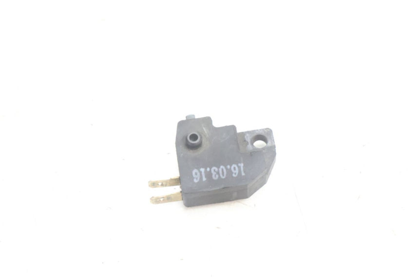 photo de INTERRUPTOR DE LUZ DE FREIO DIREITO SYM ORBIT III 3 4T 50 (2021 - 2025) - Detalhe da peça