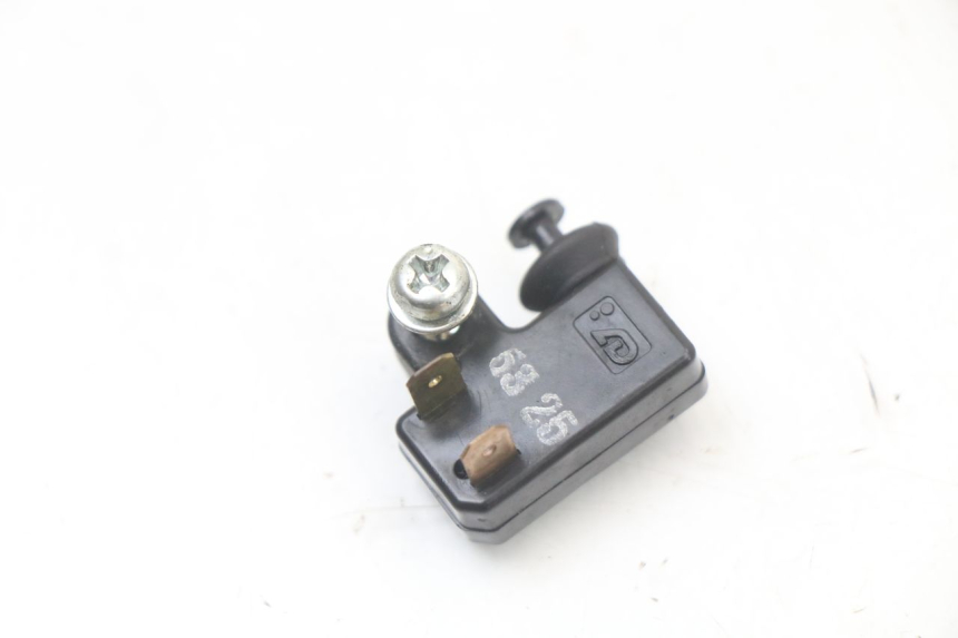 photo de INTERRUPTOR DE LUZ DE FREIO DIREITO MBK OVETTO ONE 2T 50 (2013 - 2017) - Detalhe da peça
