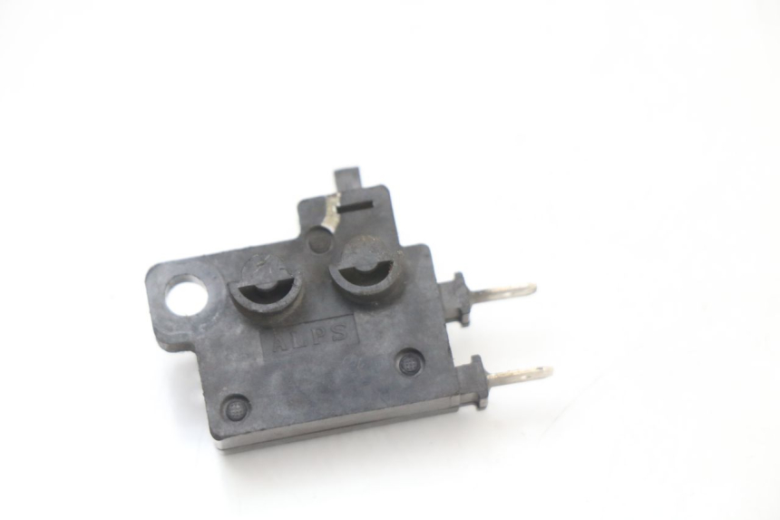 photo de INTERRUPTOR DE LUZ DE FREIO DIREITO HONDA PCX (JF47) 125 (2012 - 2013) - Zoom do estado de desgaste