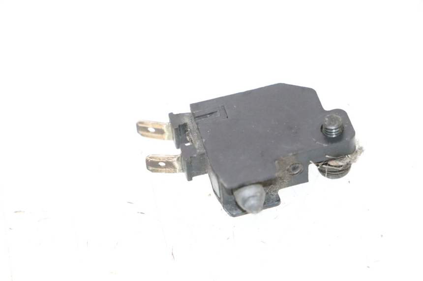 photo de INTERRUPTOR DE LUZ DE FREIO DIREITO HONDA PCX (JF57/JF64) 125 (2014 - 2018) - Zoom do estado de desgaste
