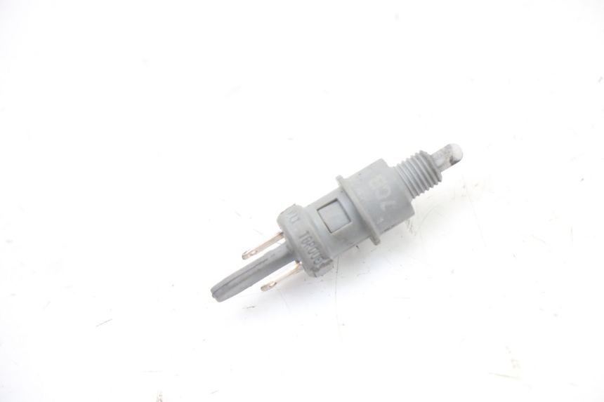 photo de INTERRUPTOR DE LUZ DE FREIO DIREITO PEUGEOT CITYSTAR 2T 50 (2018 - 2021) - Detalhe da peça