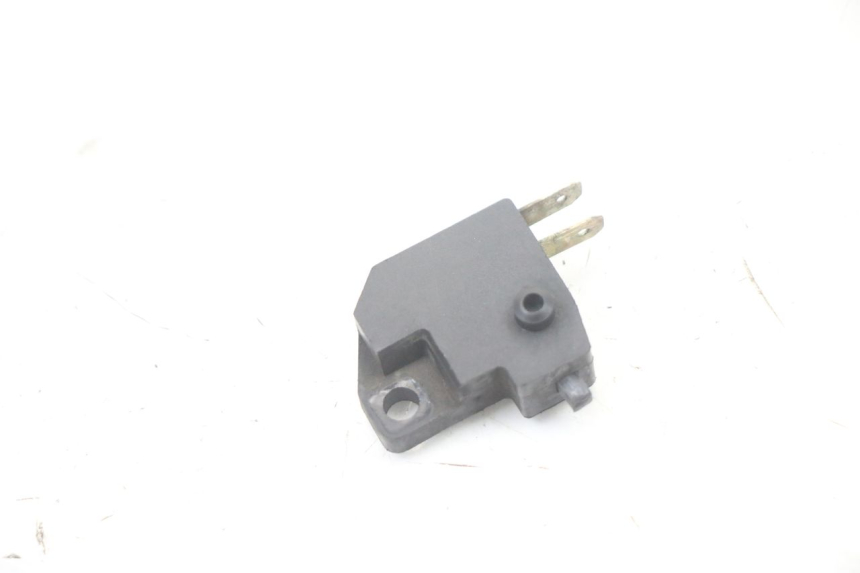 photo de INTERRUPTOR DE LUZ DE FREIO DIREITO PEUGEOT KISBEE 2T 50 (2010 - 2017) - Detalhe da peça