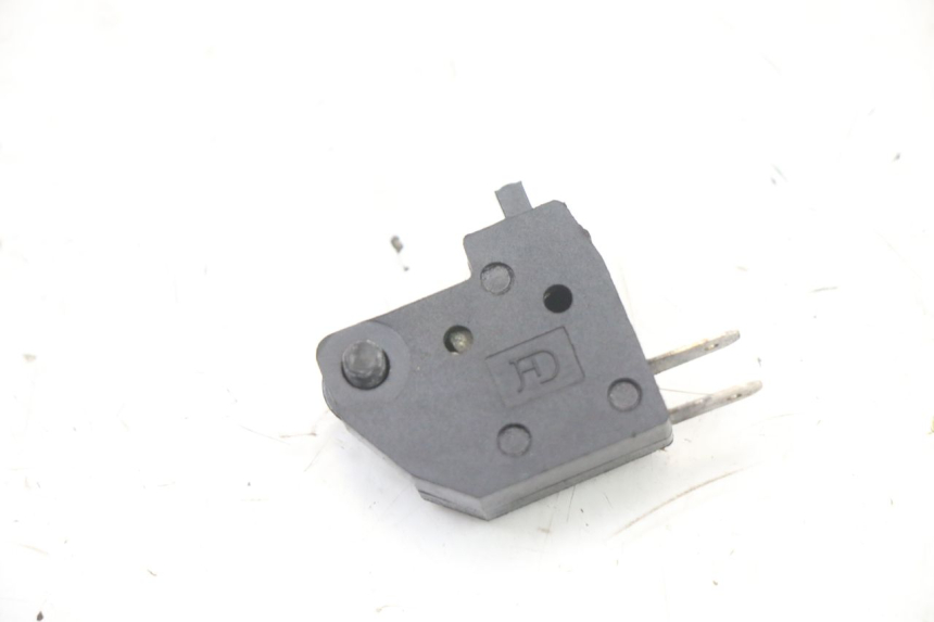 photo de INTERRUPTOR DE LUZ DE FREIO DIREITO PEUGEOT KISBEE 4T 50 (2018 - 2022) - Vista principal