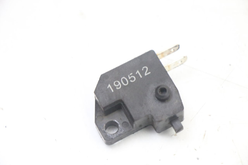 photo de INTERRUPTOR DE LUZ DE FREIO DIREITO PEUGEOT KISBEE 4T 50 (2018 - 2022) - Outro ângulo de visão