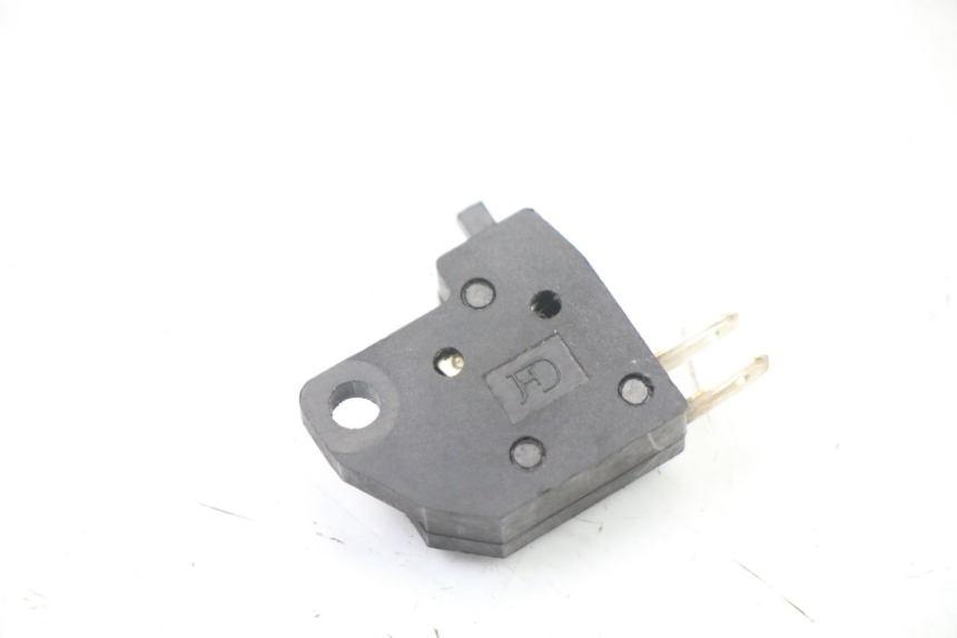 photo de INTERRUPTOR DE LUZ DE FREIO DIREITO PEUGEOT KISBEE 4T 50 (2018 - 2022) - Vista principal