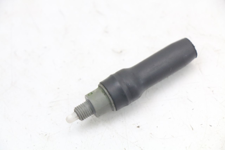 photo de INTERRUPTOR DE LUZ DE FREIO DIREITO PEUGEOT LUDIX 50 (2008 - 2017) - Vista principal