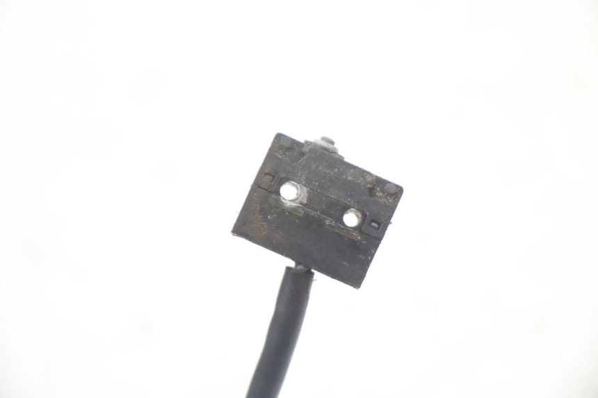 photo de INTERRUPTOR DE LUZ DE FREIO DIREITO PEUGEOT SATELIS COMPRESSOR K15 125 (2006 - 2009) - Zoom do estado de desgaste