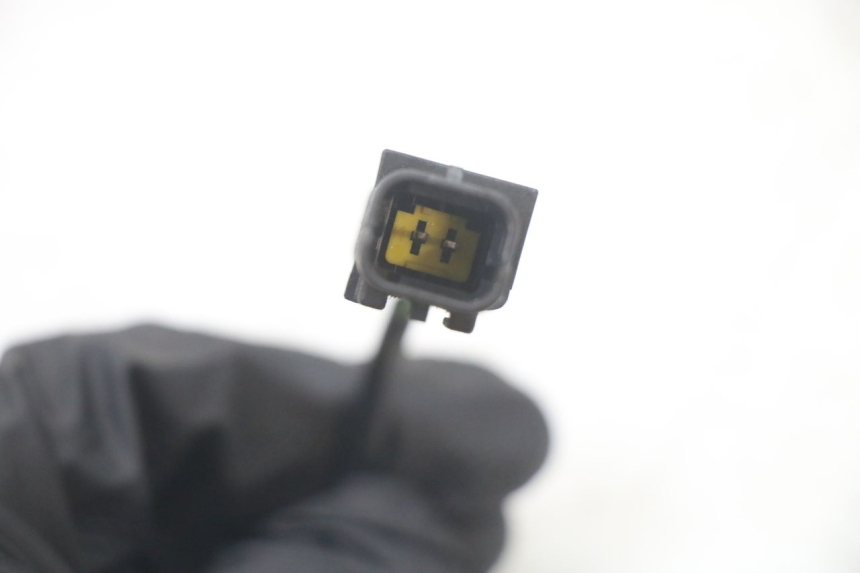 photo de INTERRUPTOR DE LUZ DE FREIO DIREITO PEUGEOT SATELIS COMPRESSOR K15 125 (2006 - 2009) - Ampliação técnica