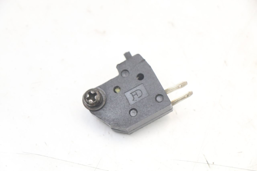 photo de INTERRUPTOR DE LUZ DE FREIO DIREITO PEUGEOT STREETZONE 4T 50 (2018 - 2023) - Vista principal