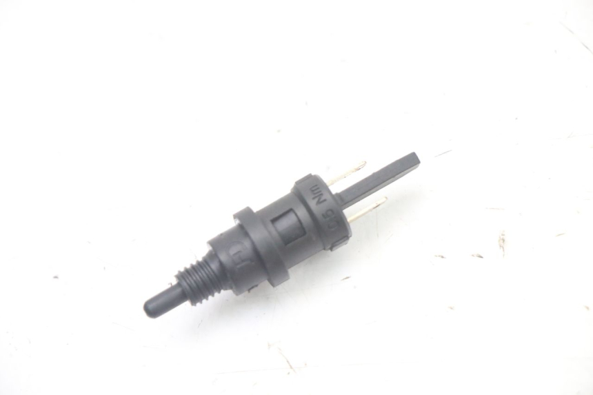 photo de INTERRUPTOR DE LUZ DE FREIO DIREITO PEUGEOT VIVACITY 125 (2010 - 2017) - Vista principal
