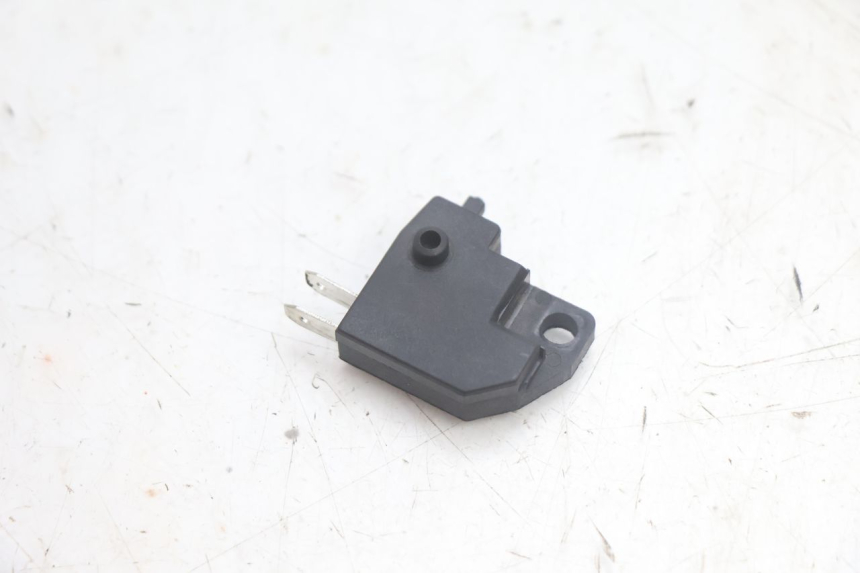 photo de CONTATO DE LUZ DE FREIO DIREITO JM MOTORS R-MAX TECH 50 (2024 - 2026) - Vista principal