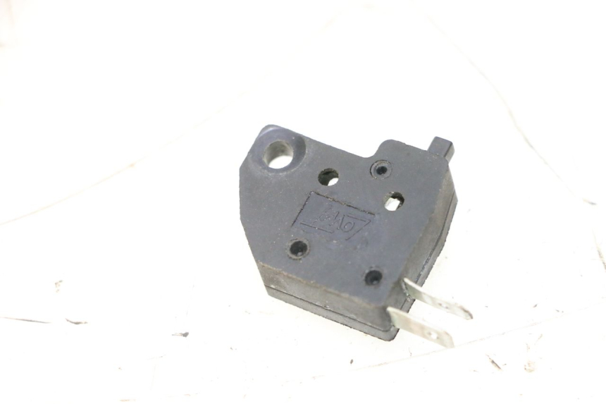 photo de CONTATO DE LUZ DE FREIO DIREITA VASTRO R-ONE 4T 50 (2014 - 2022) - Detalhe da peça
