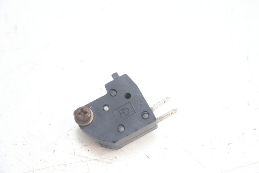 photo de INTERRUPTOR DE LUZ DE FREIO DIREITO LAZIO RENO 50 (2016 - 2021) - Vista principal
