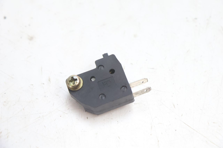 photo de INTERRUPTOR DE LUZ DE FREIO DIREITO TNT MOTOR ROMA 10' 2T 50 (2011 - 2018) - Vista principal
