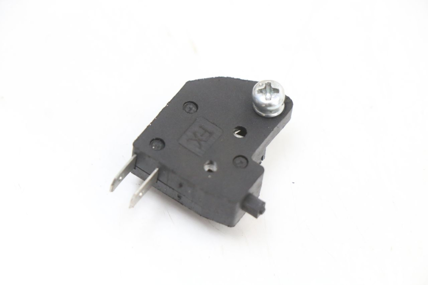 photo de INTERRUPTOR DE LUZ DE FREIO DIREITO TNT MOTOR ROMA 10' 4T 50 (2019 - 2022) - Vista principal