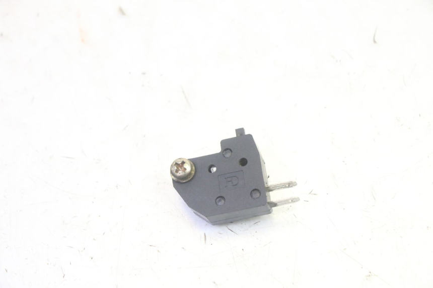 photo de INTERRUPTOR DE LUZ DE FREIO DIREITO TNT MOTOR ROMA 10' 4T 50 (2019 - 2022) - Vista principal