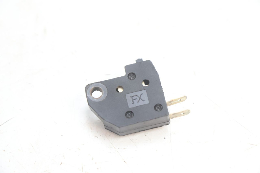 photo de INTERRUPTOR DE LUZ DE FREIO DIREITO TNT MOTOR ROMA 12' 2T 50 (2007 - 2018) - Vista principal