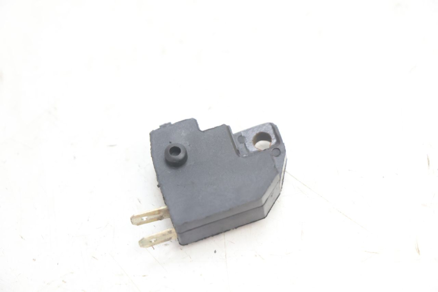 photo de INTERRUPTOR DE LUZ DE FREIO DIREITO TNT MOTOR ROMA 12' 2T 50 (2007 - 2018) - Zoom do estado de desgaste