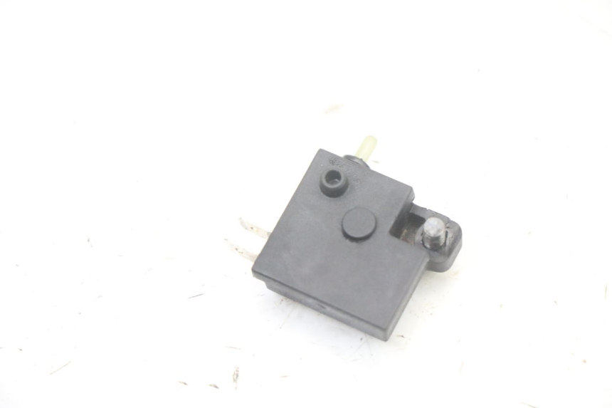 photo de INTERRUPTOR DE LUZ DE FREIO DIREITO ROYAL ENFIELD HYMALAYAN 410 (2016 - 2023) - Zoom do estado de desgaste