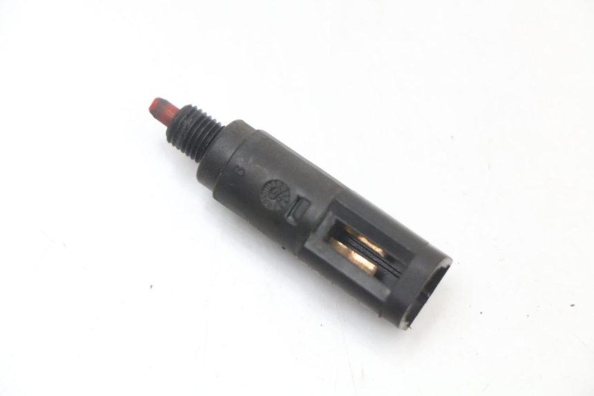 photo de INTERRUPTOR DE LUZ DE FREIO DIREITO GILERA RUNNER SP 50 (2009 - 2017) - Vista principal