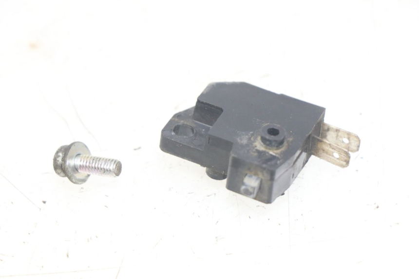 photo de INTERRUPTOR DE LUZ DE FREIO DIREITO PEUGEOT SATELIS 125 (2010 - 2012) - Vista principal