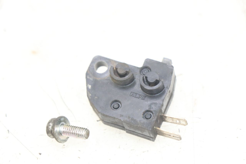 photo de INTERRUPTOR DE LUZ DE FREIO DIREITO PEUGEOT SATELIS 125 (2010 - 2012) - Zoom do estado de desgaste
