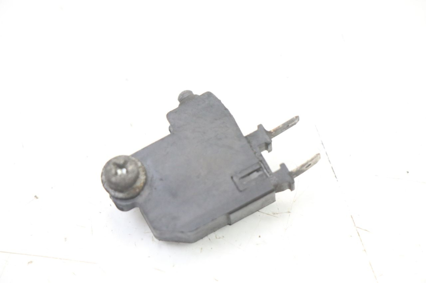 photo de INTERRUPTOR DE LUZ DE FREIO DIREITO PEUGEOT SATELIS 125 (2013 - 2018) - Vista principal