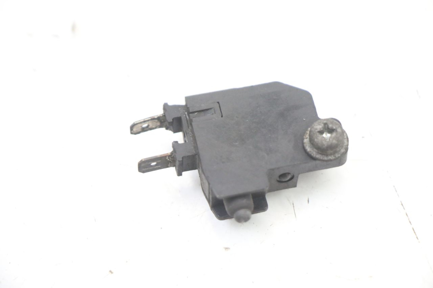 photo de INTERRUPTOR DE LUZ DE FREIO DIREITO PEUGEOT SATELIS 125 (2013 - 2018) - Detalhe da peça
