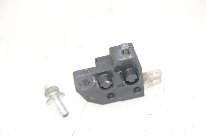 photo de INTERRUPTOR DE LUZ DE FREIO DIREITO PEUGEOT SATELIS 125 (2013 - 2018) - Detalhe da peça