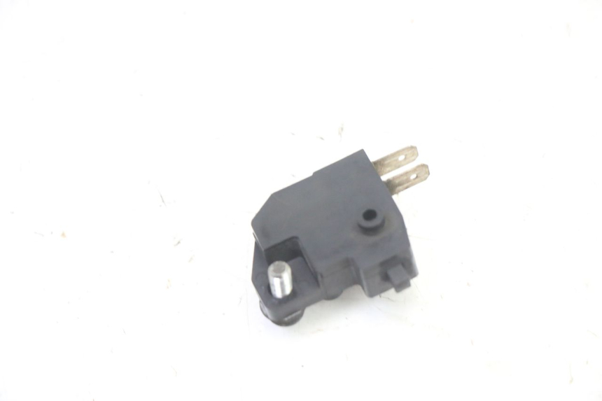 photo de INTERRUPTOR DE LUZ DE FREIO DIREITO PEUGEOT SATELIS 125 (2013 - 2018) - Outro ângulo de visão