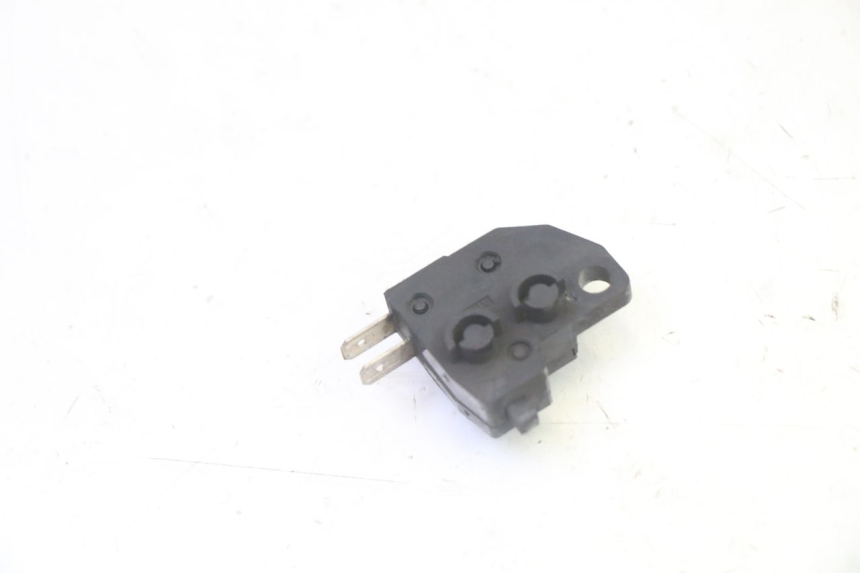 photo de INTERRUPTOR DE LUZ DE FREIO DIREITO PEUGEOT SATELIS 125 (2013 - 2018) - Detalhe da peça