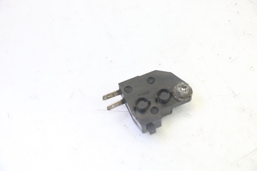 photo de INTERRUPTOR DE LUZ DE FREIO DIREITO PEUGEOT SATELIS 125 (2010 - 2012) - Detalhe da peça