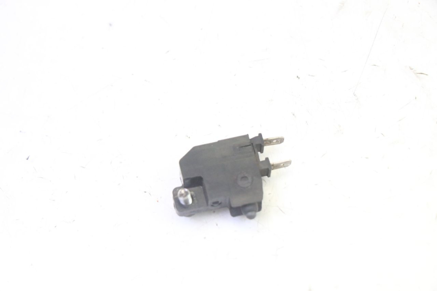 photo de INTERRUPTOR DE LUZ DE FREIO DIREITO PEUGEOT SATELIS 125 (2006 - 2009) - Outro ângulo de visão