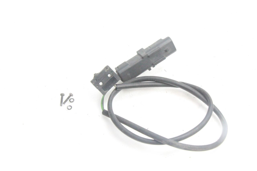 photo de INTERRUPTOR DE LUZ DE FREIO DIREITO PEUGEOT SATELIS 125 (2006 - 2009) - Detalhe da peça