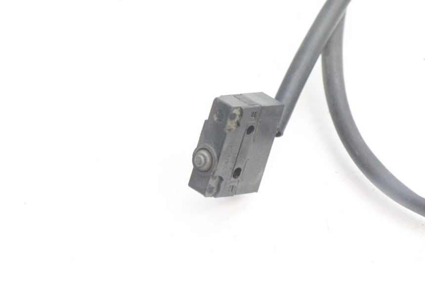 photo de INTERRUPTOR DE LUZ DE FREIO DIREITO PEUGEOT SATELIS 125 (2006 - 2009) - Zoom do estado de desgaste