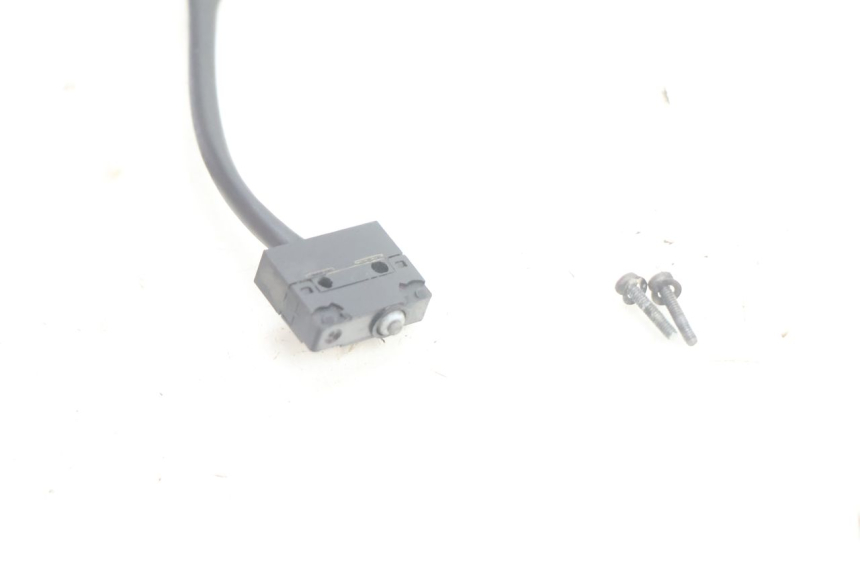 photo de INTERRUPTOR DE LUZ DE FREIO DIREITO PEUGEOT SATELIS 125 (2006 - 2009) - Detalhe da peça