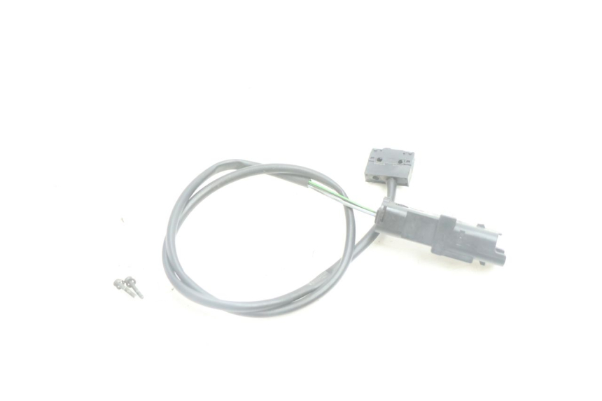 photo de INTERRUPTOR DE LUZ DE FREIO DIREITO PEUGEOT SATELIS 125 (2006 - 2009) - Outro ângulo de visão
