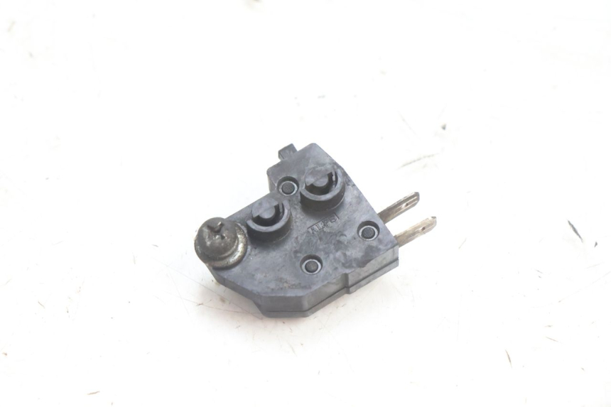 photo de INTERRUPTOR DE LUZ DE FREIO DIREITO PEUGEOT SATELIS 125 (2006 - 2009) - Vista principal