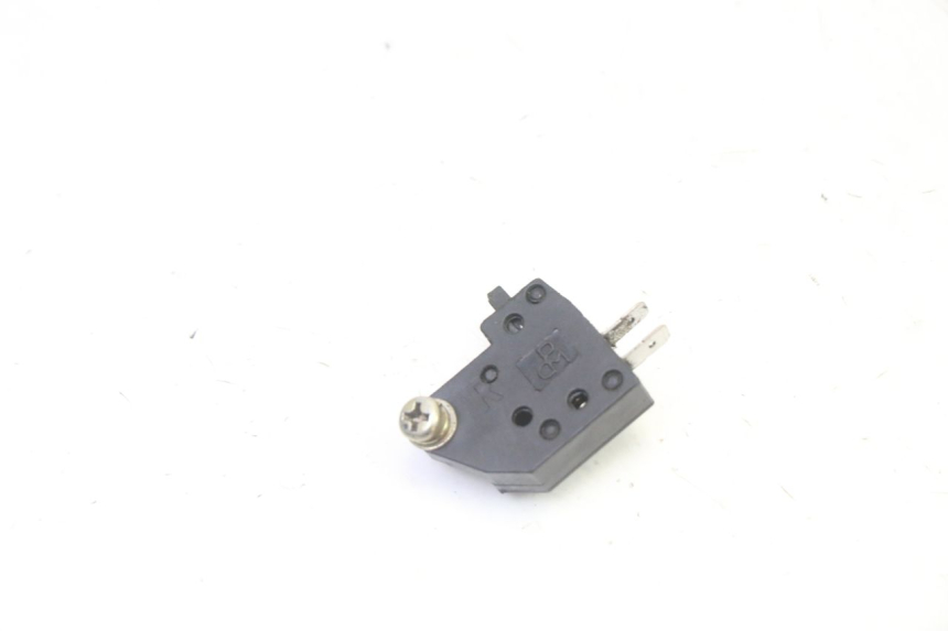 photo de INTERRUPTOR DE LUZ DE FREIO DIREITO DERBI SENDA SM DRD 50 (2008 - 2013) - Zoom do estado de desgaste