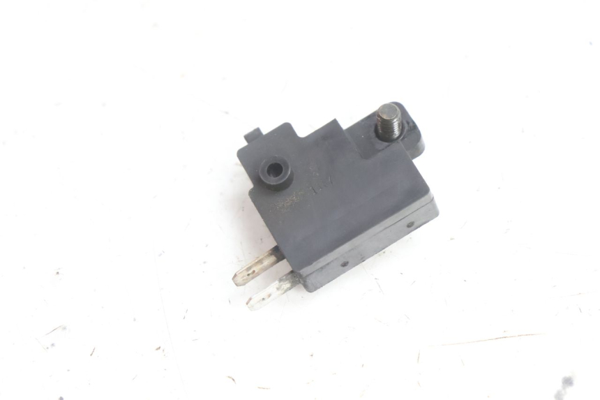 photo de CONTATOR DE LUZ DE FREIO DIREITA HONDA SH 125 (2001 - 2003) - Zoom do estado de desgaste
