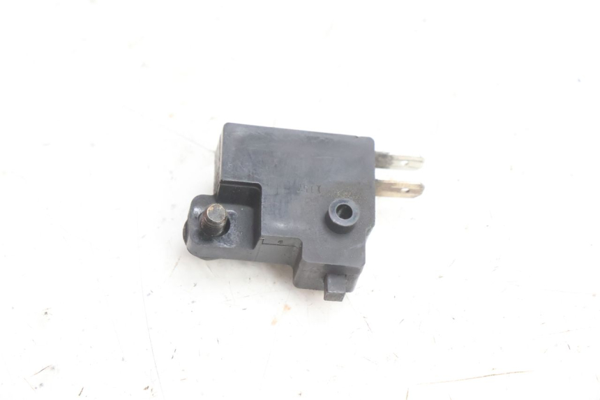 photo de CONTATOR DE LUZ DE FREIO DIREITA HONDA SH 125 (2001 - 2003) - Outro ângulo de visão