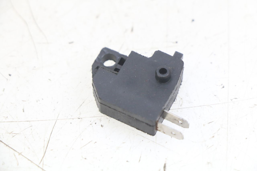 photo de INTERRUPTOR DE LUZ DE FREIO DIREITO GAS-GAS SM ROOKIE 50 (2001 - 2005) - Zoom do estado de desgaste